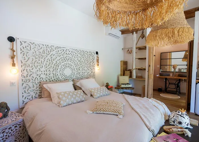 La Pause - 3 Avec Jacuzzi Privatif A *